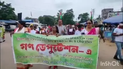 খাতড়া: আদিবাসীদের জমি সংক্রান্ত ১১ দফা দাবিতে খাতড়া ব্লক ভূমি দপ্তরে ডেপুটেশন ও খাতড়া বাজারে মিছিল হল আদিবাসী একতা মঞ্চের