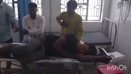 भभुआ: भभुआ चैनपुर पथ परैया मोड़ के पास अनियंत्रित बाइक पेड़ से टकराई, बाइक चालक घायल होकर रेफर