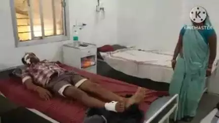 बांधवगढ़: उमरिया घंघरी में मकान बनाते समय सेटिंग गिरने से युवक गंभीर घायल, अस्पताल में भर्ती