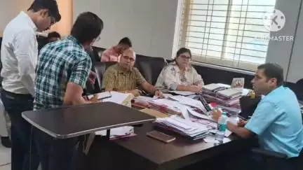 आगर: विचाराधीन/निर्णित न्यायालयीन वादों की समीक्षा बैठक आयोजित हुई