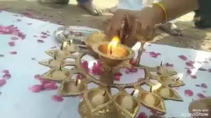 खबर औरैया से यमुना तट पर हुआ नमामि गंगे द्वारा दिव्य आरती का आयोजन