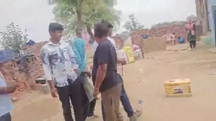 रेवाड़ी: रेवाड़ी में सर्व बावरिया समाज कल्याण संघ ने बिन बाप की बेटी की शादी में कन्यादान में दिए नकद व सिलाई मशीन