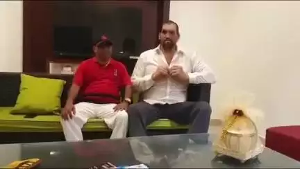 खलीफा सर्वेश दीक्षित ने किया औरैया जनपद का नाम रोशन

औरैया के कस्बा फफूंद के गांव तैयापुर के रहने वाले सर्वेश दीक्षित ने  दी  ग्रेट खली  पिक्चर में कोच की भूमिका निभाने पर  पहलवान खली ने उन्हें खलीफा सर्वेश दीक्षित कहकर उनकी तारीफ की।