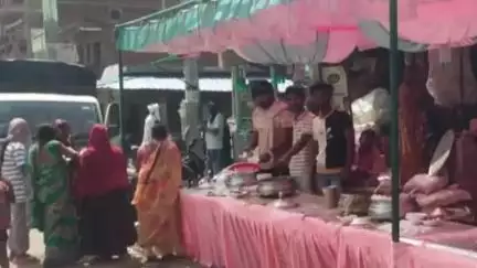 लंभुआ: गंगा दशहरा पर कंधईपुर में सामूहिक भंडारा, 5 जून गुरुवार को धोपाप से लौटते श्रद्धालुओं को बांटा गया छोला-चावल का प्रसाद