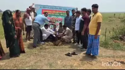 चौपारण: ग्राम ओबरा में विश्व पर्यावरण दिवस पर मुखिया वीरेंद्र रजक के नेतृत्व में पौधारोपण कर संरक्षण का संकल्प लिया गया