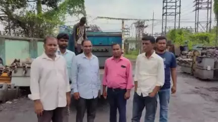 गिरिडीह: शास्त्री नगर निवासी भाकपा माले नेता के प्रयास से बेहराडीह में जला ट्रांसफार्मर बदला गया
