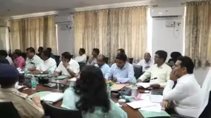 चाईबासा: सड़क सुरक्षा समिति की बैठक में फैसला, जिले में ट्रैफिक व्यवस्था सुधारने के लिए 100 होमगार्ड होंगे तैनात