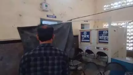 परभणी: रेल्वे स्थानकावरील सार्वजनिक शौचालय बंद असल्याने नागरिकांनी केली तीव्र नाराजगी व्यक्त #Jansamasya