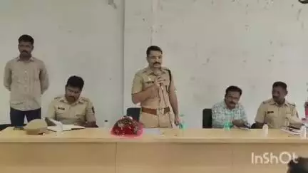 पालघर: शांतता कमिटी व मोहल्ला कमिटीची पोलिस अधीक्षकांच्या उपस्थितीत पंचायत समिती सभागृह येथे बैठक संपन्न
