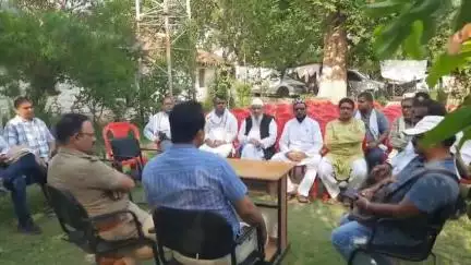 हटा: हटा थाना परिसर में शांति समिति की हुई बैठक, तहसीलदार व थाना प्रभारी ने लोगों से की चर्चा