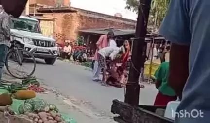 अकबरपुर: मंशापुर कुटी चौराहे पर युवक की बेरहमी से पिटाई, पुलिस की लापरवाही पर उठे सवाल, कड़ी कार्रवाई की मांग