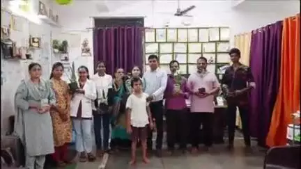 बैतूल नगर: विश्व पर्यावरण दिवस पर फिजियोथैरेपी सेंटर में मरीजों और परिजनों को पौधे भेंट किए