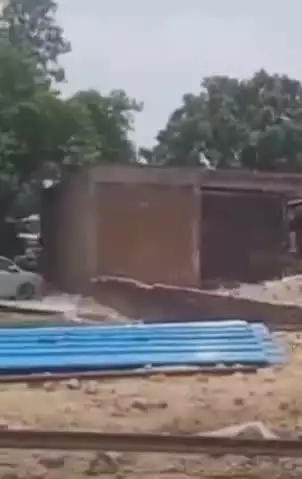 फतेेहपुर: बड्डूपुर कस्बे में प्राचीन प्रज्ञेश्वर महादेव मंदिर की भूमि पर अवैध कब्जे की कोशिश, पुजारी ने DM से लगाई गुहार
