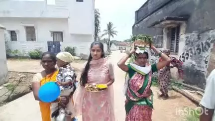 ఇల్లంతకుంట: రుద్రంగి గ్రామంలో పోచమ్మ తల్లికి బోనాలు సమర్పించిన గంగ పుత్రులు