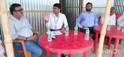 शिवहर: डीएम ने सीतामढ़ी-शिवहर रेल लाइन परियोजना के तहत देकुली धर्मपुर बागमती नदी के पास कार्य का निरीक्षण किया
