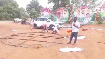 ఎం తుర్కపల్లి: తిరుమలపురం గ్రామంలో ముమ్మరంగా కొనసాగుతున్న సీఎం రేవంత్ రెడ్డి బహిరంగ సభ ఏర్పాట్లు