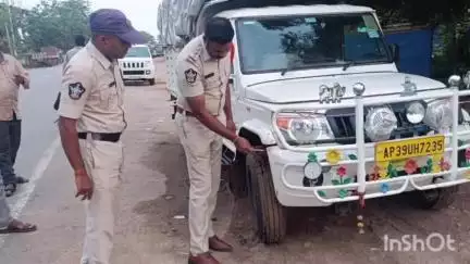 విజయనగరం: పట్టణంలోని ఆర్టీవో కార్యాలయం వద్ద బొలెరో వాహనం ఢీకొని యువకుడు మృతి