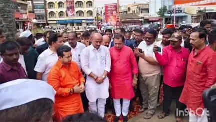 सांगोला: शहरातील छ. शिवाजी महाराज चौकात वीरशैव लिंगायत समाजाच्या बहुउद्देश्य सभागृहाचा भूमिपूजन सोहळा; मंत्री राणे यांची उपस्थिती