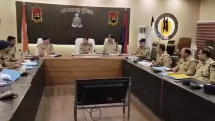 आज़मगढ़: ADG पीयूष मोडिया ने आजमगढ़ में त्यौहार ट्रेनिंग पुलिस व्यवस्थापन पर उच्च स्तरीय निरीक्षण के लिए की समीक्षा बैठक