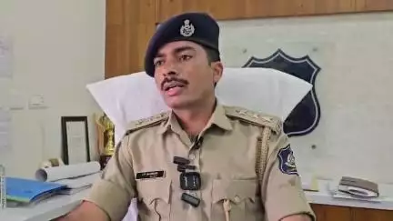 દાહોદ: દાહોદમાં વાહન ચેકીંગ દરમ્યાન મોટો ખુલાસો.દાહોદ શહેરમાં ચાર દિવસથી ઘરફોડ ચોરી કરતા ઈસમોને દાહોદ બી ડિવિઝન પોલીસે પકડ્યા