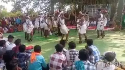 बस्तर: ग्राम मुंडापाल में ग्राम सभा का आयोजन, जनप्रतिनिधि व अधिकारियों ने पौधरोपण कर संरक्षण का लिया संकल्प