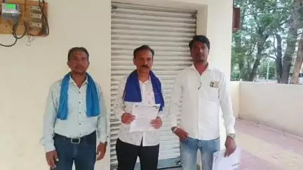 अमरावती: ग्रामीण रुग्णालयातील भोंगळ कारभाराविरोधात आठवले गटाकडून जिल्हा शल्यचिकित्सकांना निवेदन #Jansamasya