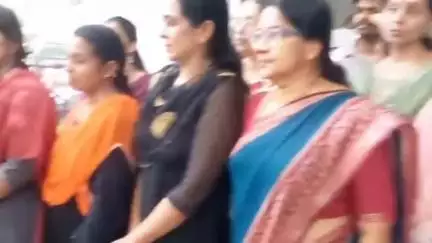 കൊല്ലം: പരിസ്ഥിതി ദിനാഘോഷം, കളക്ടറേറ്റിൽ കളക്ടർ വൃക്ഷത്തൈ നട്ടു