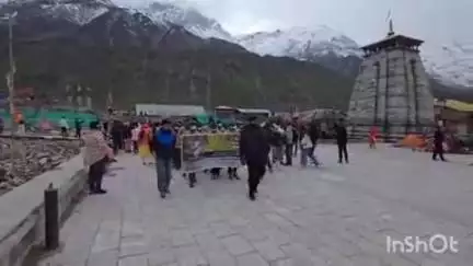 रुद्रप्रयाग: स्वच्छ केदार, सुंदर केदार' अभियान के तहत केदारनाथ मंदिर परिसर में मनाया गया विश्व पर्यावरण दिवस
