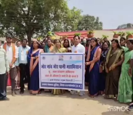 राजनांदगांव: जिले के ग्राम सड़क चिरचारी में मोर गांव के अंतर्गत मोर पानी महाअभियान के तहत किया गया वृक्षारोपण