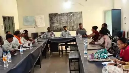 कोंडागांव: कोंडागांव जिले के शिक्षकों को पाठ्य पुस्तक वितरण की ऑनलाइन ट्रैकिंग के लिए दिया गया प्रशिक्षण