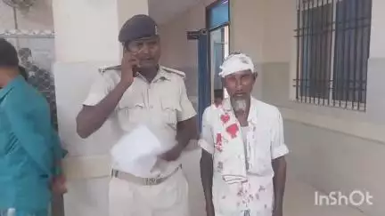 अररिया: चांदनी चौक पर साइड लेने के विवाद में रिक्शा चालक पर हुआ हमला, आरोपी को पुलिस ने हिरासत में लिया