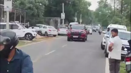 गांडेय विधायक ने जोराआम स्थित स्व. बसंत पाठक स्मारक पर माल्यार्पण कर उन्हें नमन किया