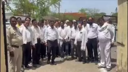 मुलताई: मुलताई में अधिवक्ताओं ने तहसीलदारों पर मनमानी का आरोप लगाया, कलेक्टर से कार्रवाई की मांग