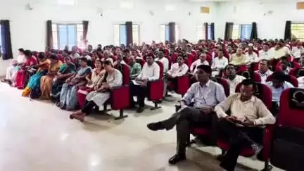 कवर्धा: स्वामी आत्मानंद स्कूल कवर्धा में गुणवत्तापूर्ण शिक्षा के संकल्प के साथ जिला स्तरीय बैठक सम्पन्न हुई