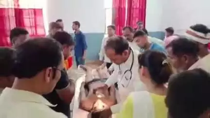 लंभुआ: गंगा दशहरा पर स्नान करने गए युवक को नदी में डूबने से बचाया गया, अचेत अवस्था में जिला अस्पताल भेजा गया