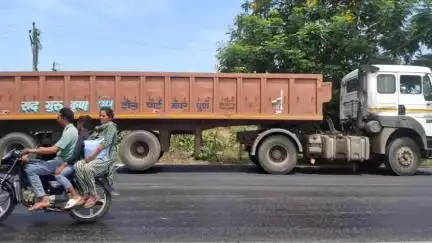 માંડવી: ઘંટોલી ગામની સીમમાં બાઈક અને ટ્રક ટ્રેલર વચ્ચે અકસ્માત સર્જાયો,એકનું મોત થયું.