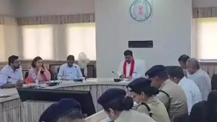 कवर्धा: गौवंश तस्करी पर रोकथाम के लिए डिप्टी सीएम विजय शर्मा ने महानदी भवन में अधिकारियों की बैठक ली, दिए आवश्यक निर्देश