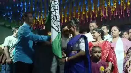 হাসনাবাদ: কাটাখালিতে নব নির্বাচিত জেলা সভাপতির সংবর্ধনা মঞ্চে বিজেপি ও সিপিএম থেকে ১০০০ কর্মী সমর্থক যোগ দিল তৃণমূলে*