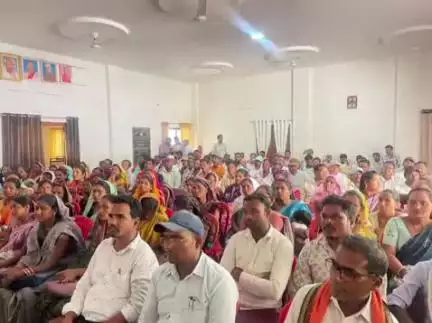 सहसपुर लोहारा: मोर गांव मोर पानी के तहत जिले के सभी 471 पंचायतों के सरपंच, सचिव, रोजगार सहायक सहित जनप्रतिनिधियों का चल रहा प्रशिक्षण