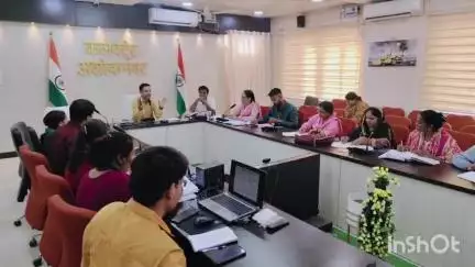 अशोक नगर: कलेक्ट्रेट सभाकक्ष में महिला एवं बाल विकास विभाग की जिला स्तरीय समीक्षा बैठक आयोजित