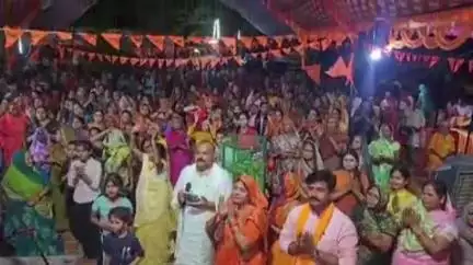 लंभुआ: धोपाप धाम पर चल रही रामकथा के अंतिम दिन बड़ी संख्या में श्रद्धालु रहे उपस्थित, राज्याभिषेक का हुआ वर्णन