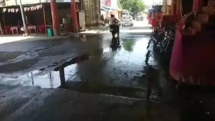 कोटा: रतनपुर महामाया मंदिर जाने की रास्ते पर शौचालय एवं नाली का बदबूदार पानी फैलने से लोग परेशान #Jansamasya