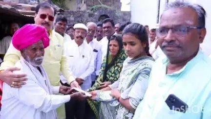 रेणापूर: आ रमेशआप्पा कराड यांच्याकडून खरोळा येथील पिंपळे परिवाराचे सांत्वन