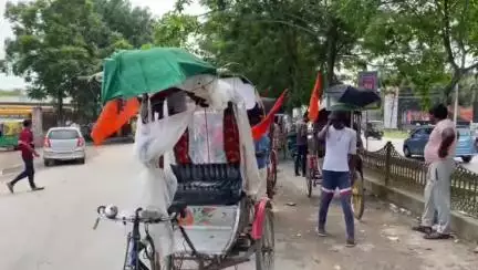 মোহনপুর: আগরতলা শহরকে যানজট মুক্ত রাখতে দুটি রাস্তায় রিকশা চলাচলে নিষেধাজ্ঞা, আগরতলায় প্রতিবাদ রিকশা চালকদের