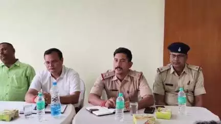 पूर्वी टुंडी: बकरीद पर्व को लेकर पूर्वी टुंडी थाना परिसर में शांति समिति की बैठक हुई संपन्न