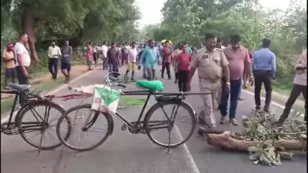 ଟିଟିଲାଗଡ: ତୁଷୁରା ଛକ ନିକଟରେ କାର ଧକ୍କାରେ ସାଇକେଲ ଚାଳକ ମୃତ, ଘଟଣାସ୍ଥଳରେ ଉତ୍ତେଜନା