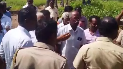 பாப்பிரெட்டிபட்டி: செம்மியானூர் பஞ்சமி நிலத்தை நீதிமன்ற உத்தரவுபடி எடுக்க முயற்சி - இரு தரப்பினரிடையே வாக்குவாதம், போலீசார் குவிப்பு