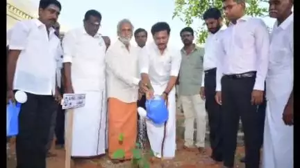 நாகப்பட்டினம்: மேளாயத் ஆட்சி அம்மன் கோவிலில் 27 நட்சத்திரத்திற்குரிய மரக்கன்றுகளை அமைச்சர்கள் சேகர்பாபு, அன்பில் மகேஷ் நட்டு வைத்தனர்