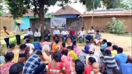 कुंडहित: प्रखंड के विभिन्न गांवों में लैब टु लैंड अभियान के तहत कृषि संगोष्ठी का आयोजन किया गया