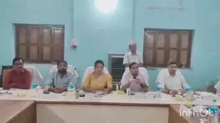 गढ़वा: जिला परिषद सभागार में जिला परिषद अध्यक्ष शान्ति देवी की अध्यक्षता में बोर्ड की बैठक की गई